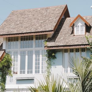 modern timber house exterior with large windows