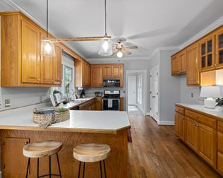 wooden kitchen cabinets oak