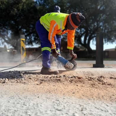 concrete trowel worker