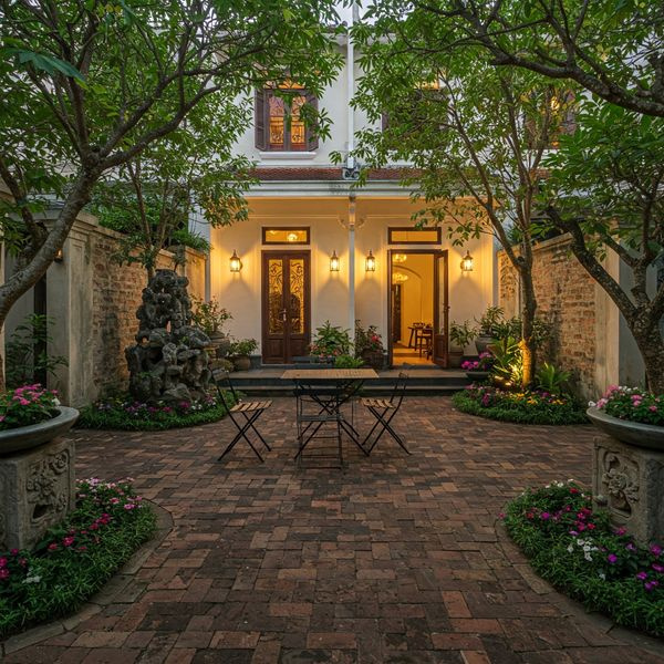 finished courtyard garden with timber deck