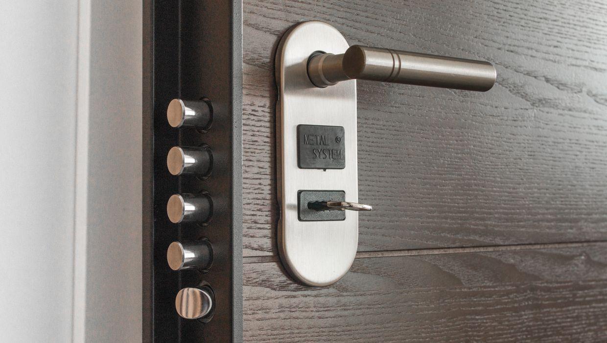 front door deadbolt lock key