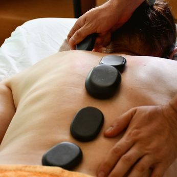 hot stone massage relaxation